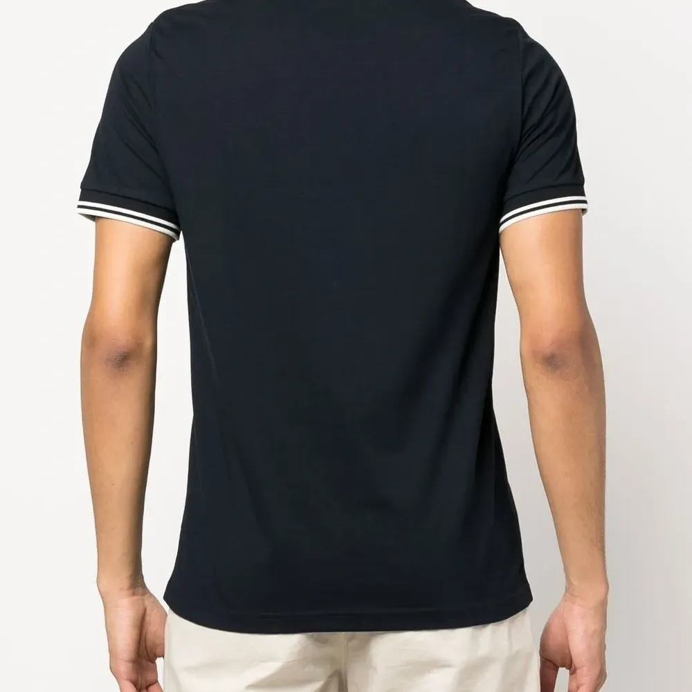 Футболка с вышитым логотипом