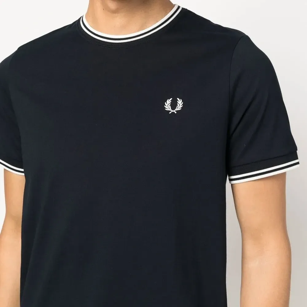 Футболка с вышитым логотипом