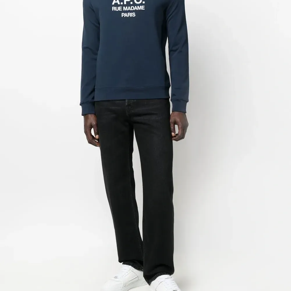 Толстовка с вышитым логотипом