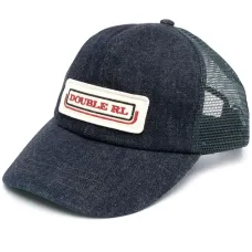 бейсболка с нашивкой-логотипом