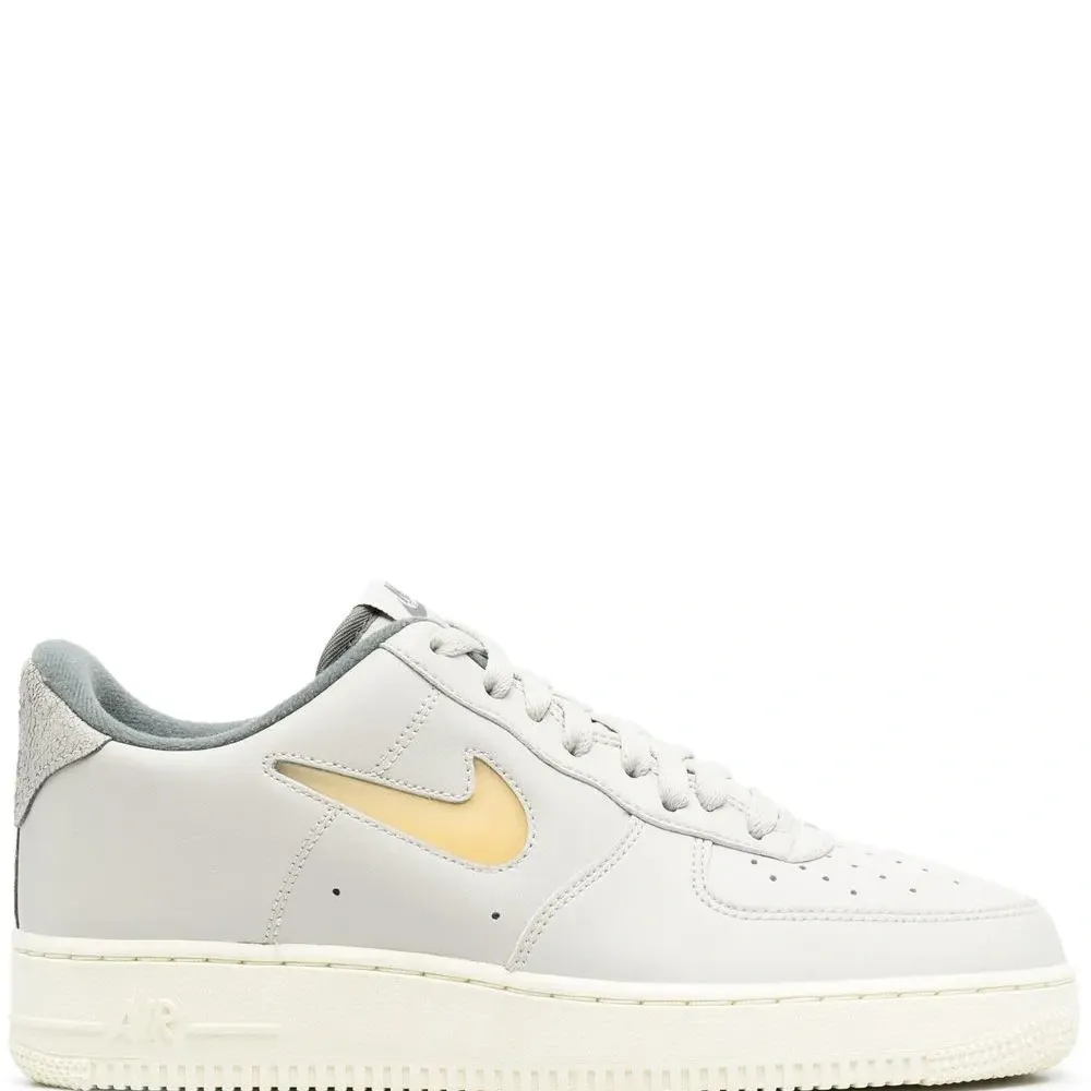 Кеды с логотипом