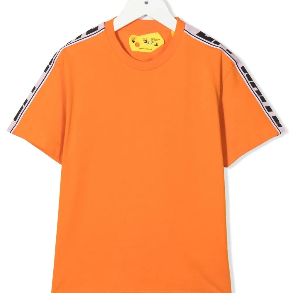 Футболка с логотипом