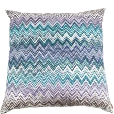 Подушка с узором шеврон