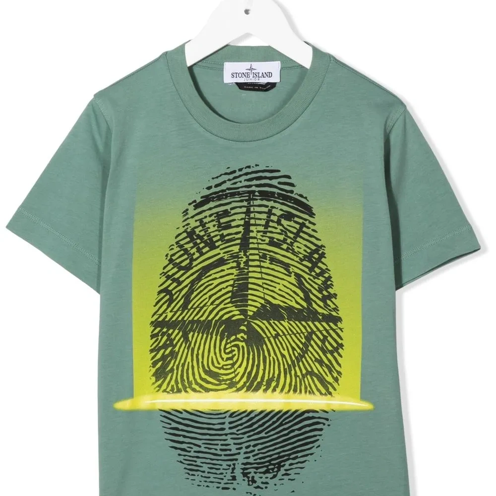 Футболка с логотипом