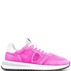 Кроссовки с нашивкой-логотипом