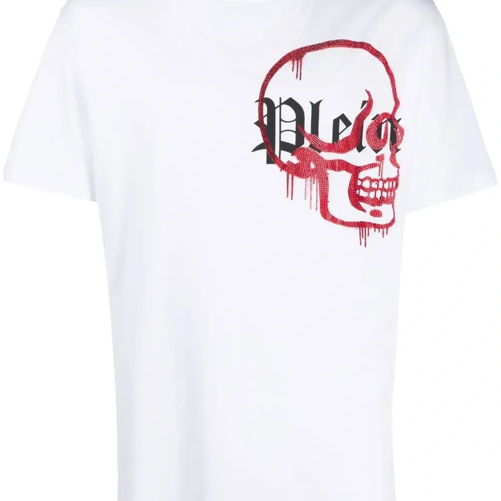 Футболка с V-образным вырезом и логотипом