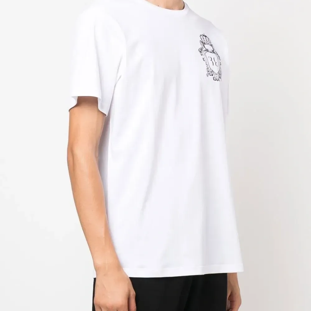 футболка с вышитым логотипом