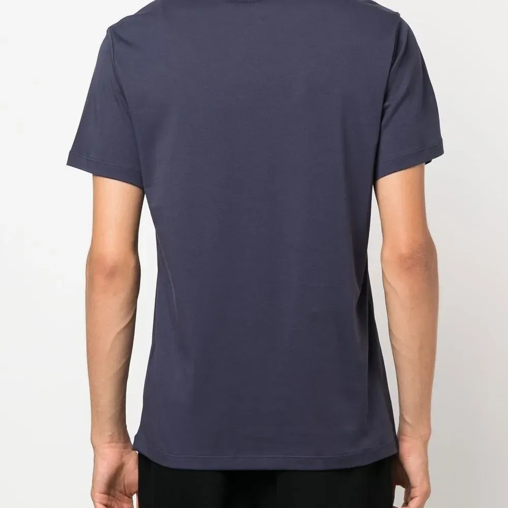 футболка с вышитым логотипом