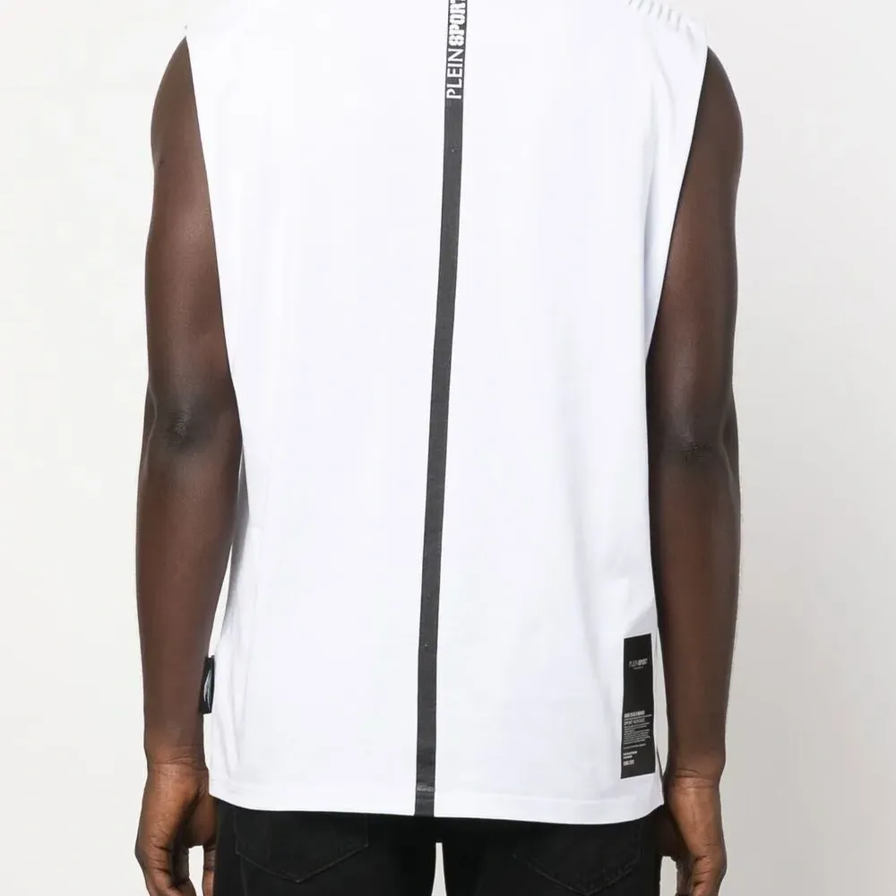 Футболка с нашивкой-логотипом