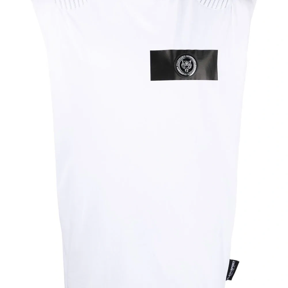 Футболка с нашивкой-логотипом