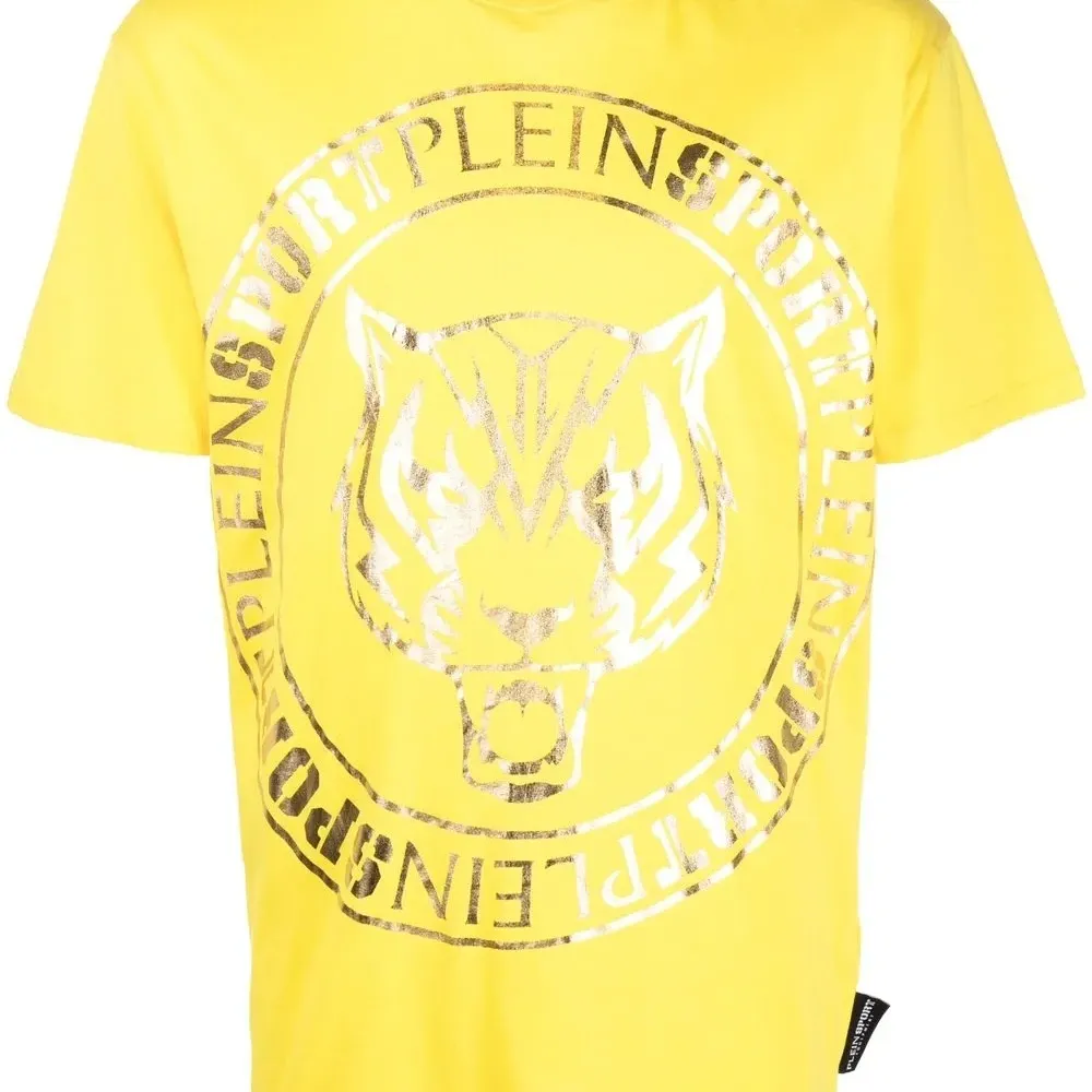 Футболка с логотипом