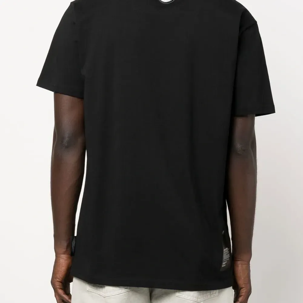 Футболка с логотипом