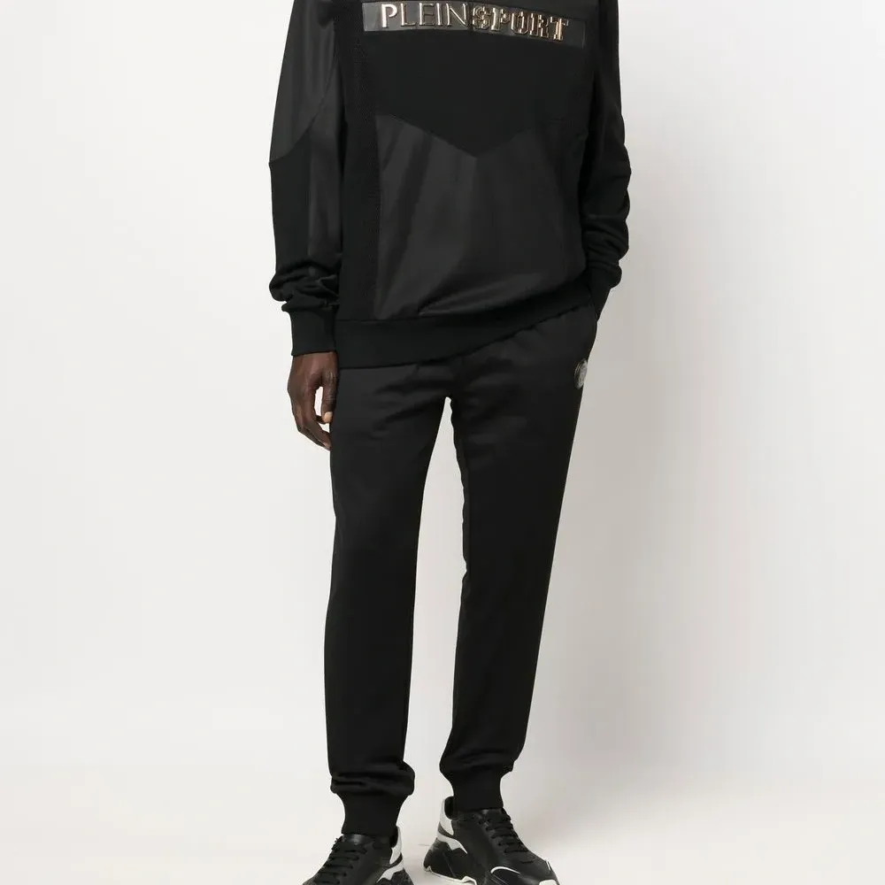 Худи с тисненым логотипом