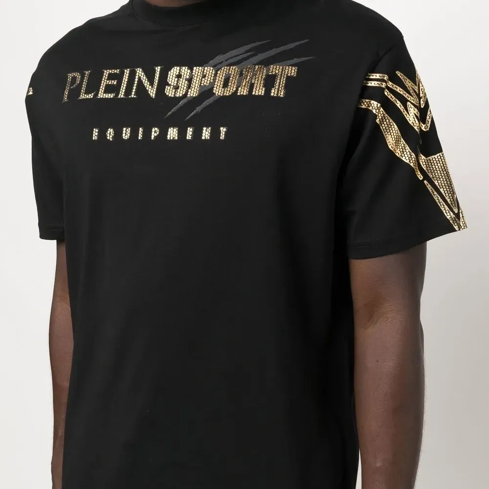 Футболка с логотипом