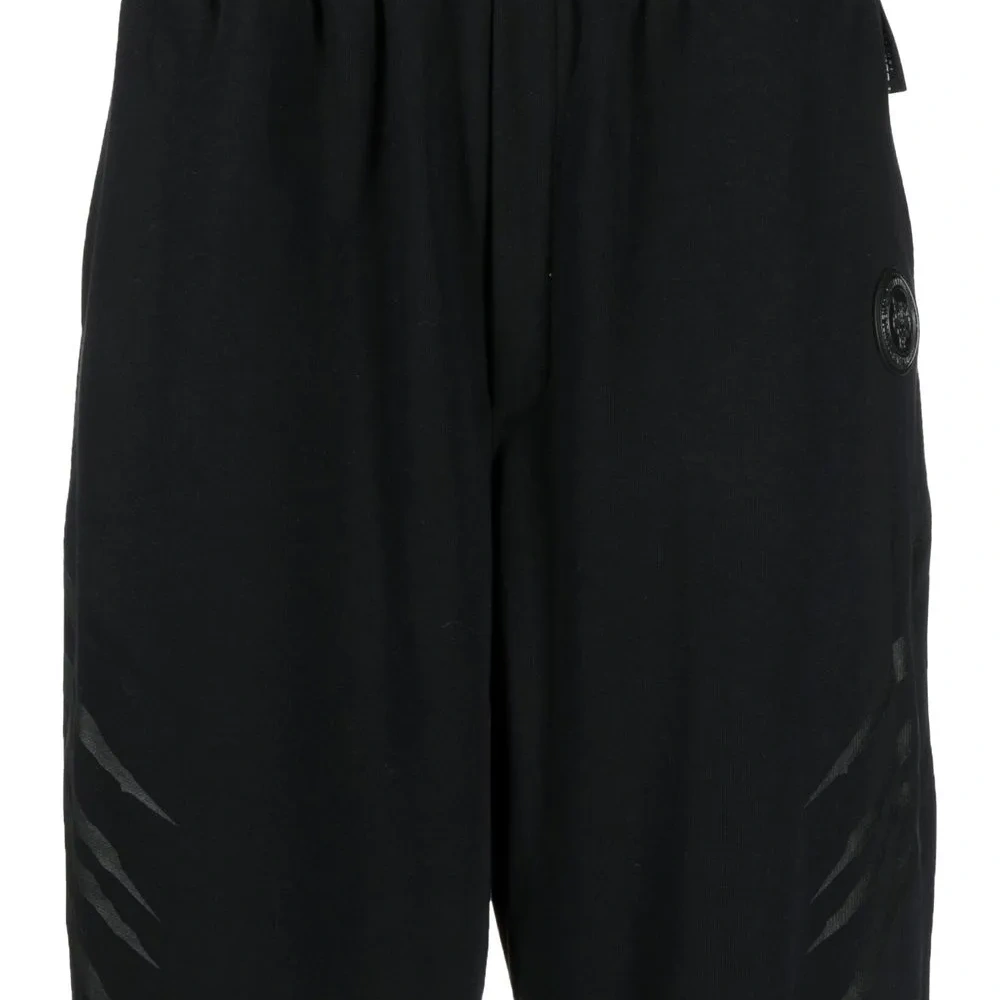 Спортивные шорты с полосками Спортивные шорты с полосками