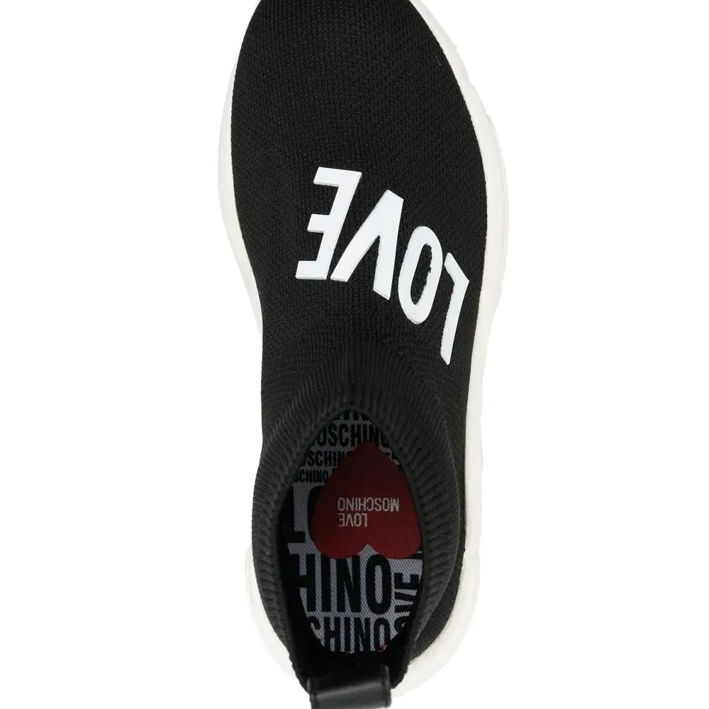 Высокие кроссовки с нашивкой