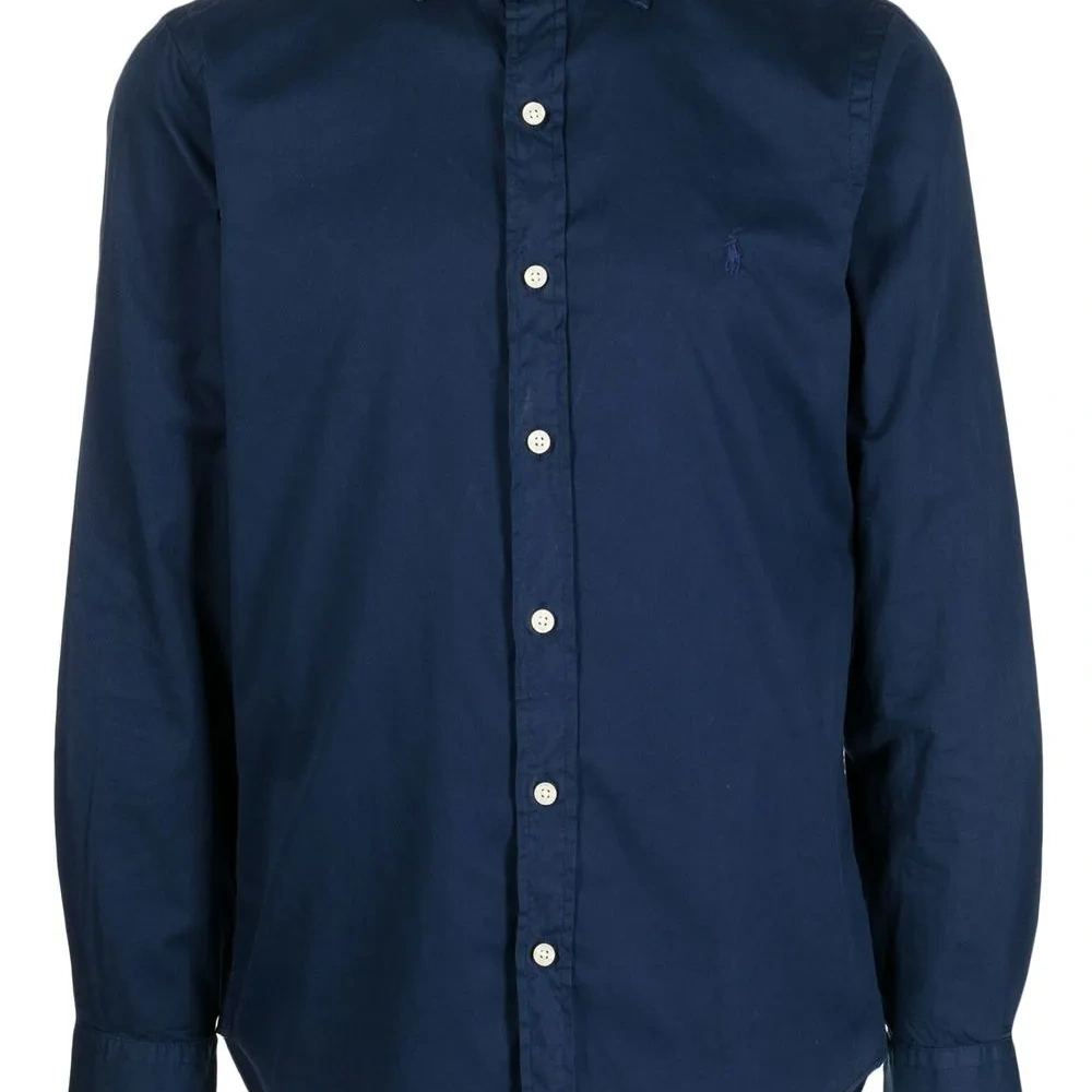 рубашка с вышитым логотипом