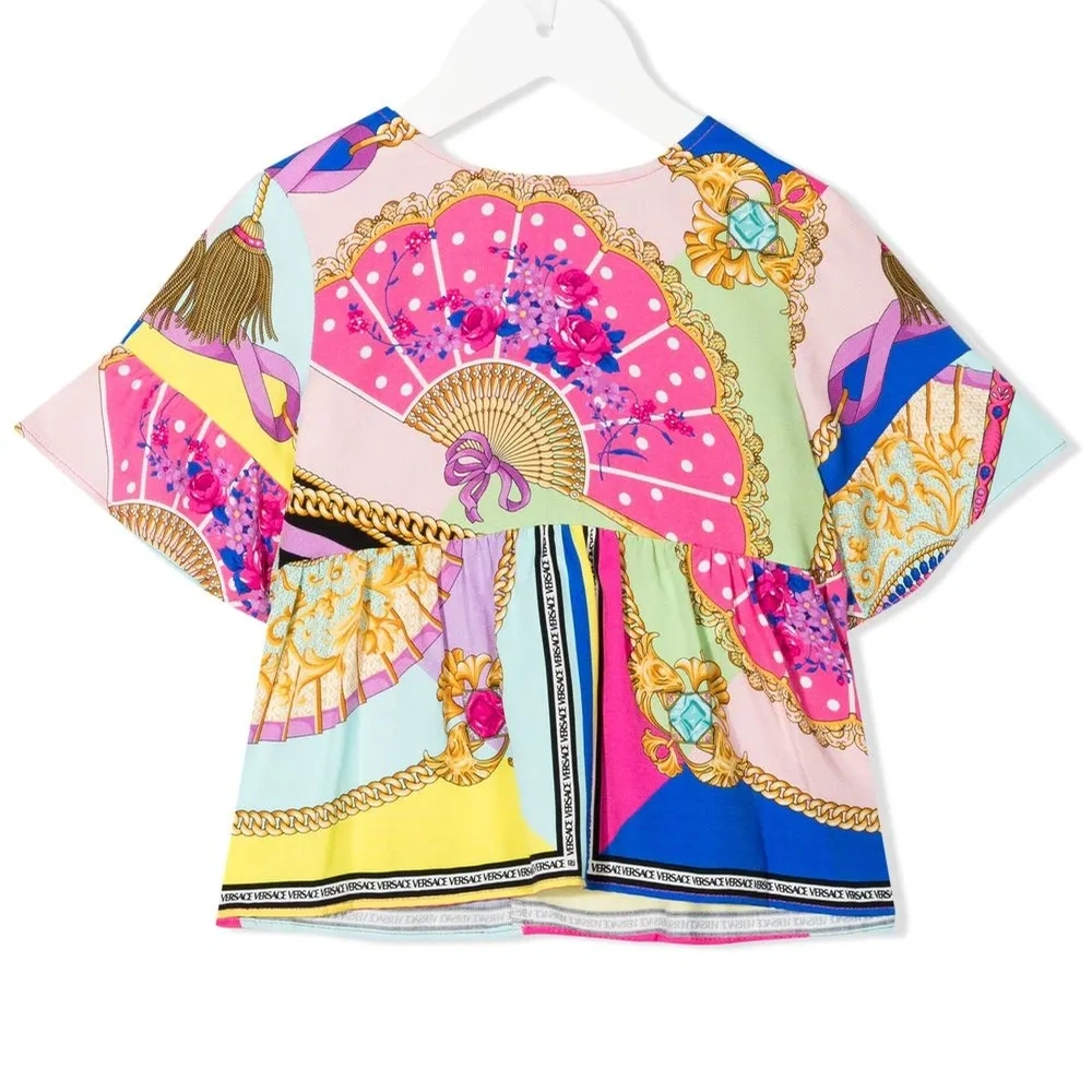 Футболка с баской и графичным принтом