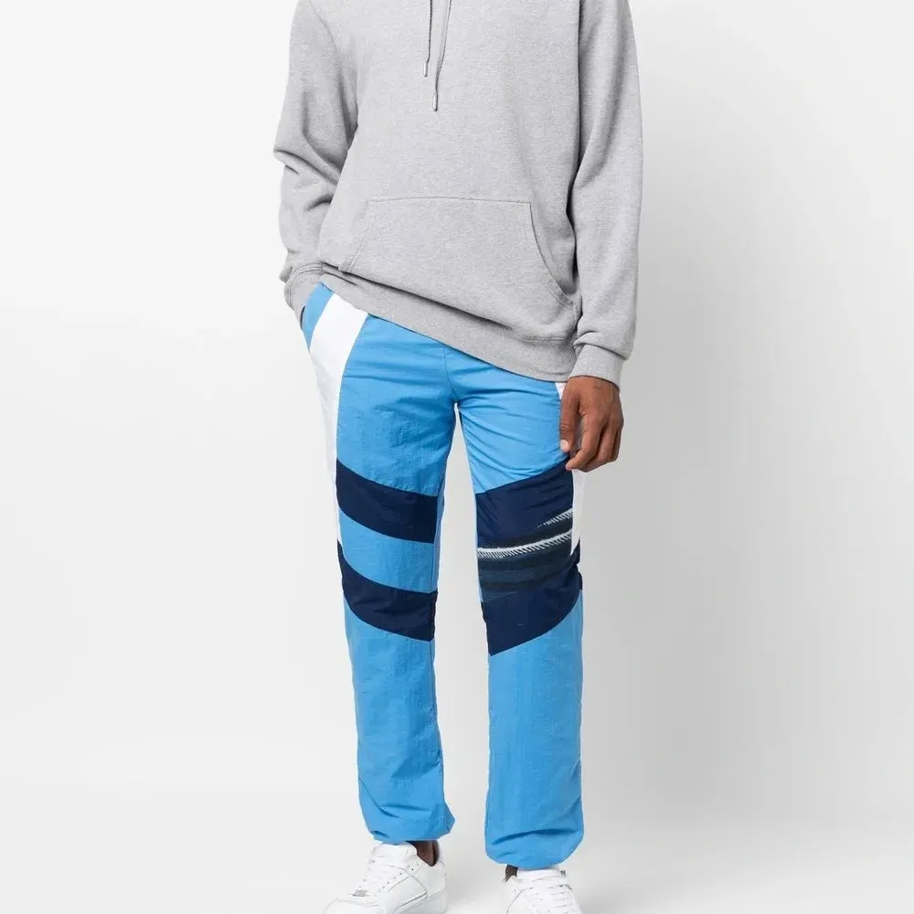 Спортивные брюки в стиле колор-блок