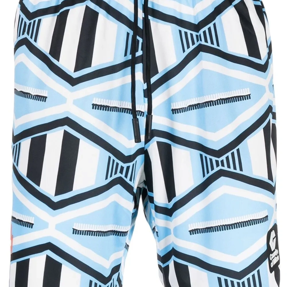 Спортивные шорты с кулиской и узором