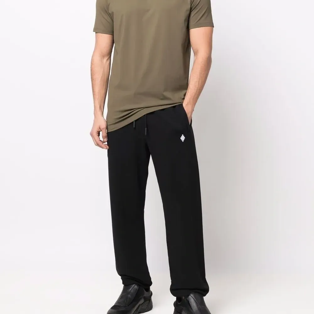 Спортивные брюки с вышитым логотипом