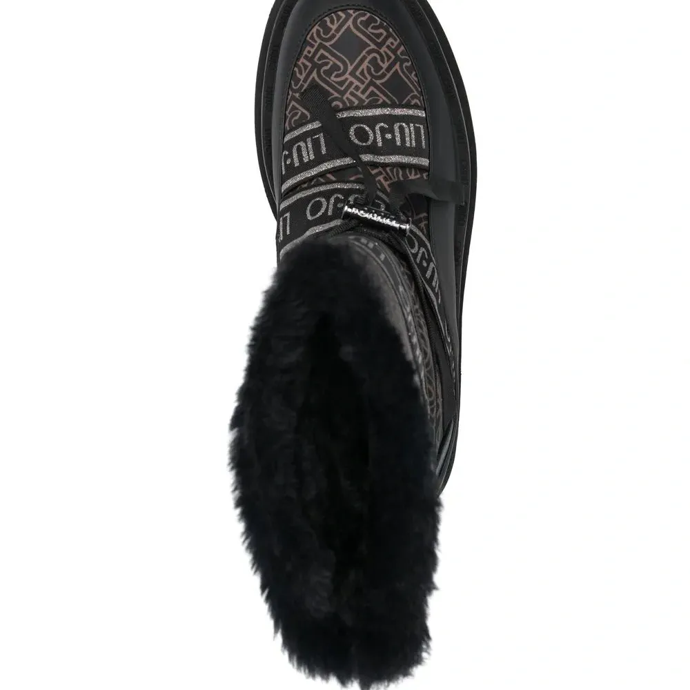 Ботильоны с монограммой