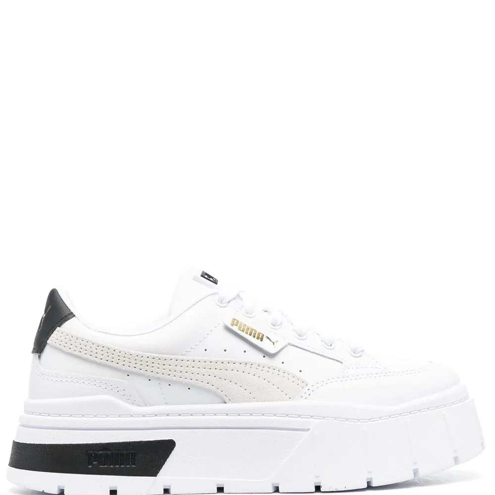 Массивные кроссовки на шнуровке