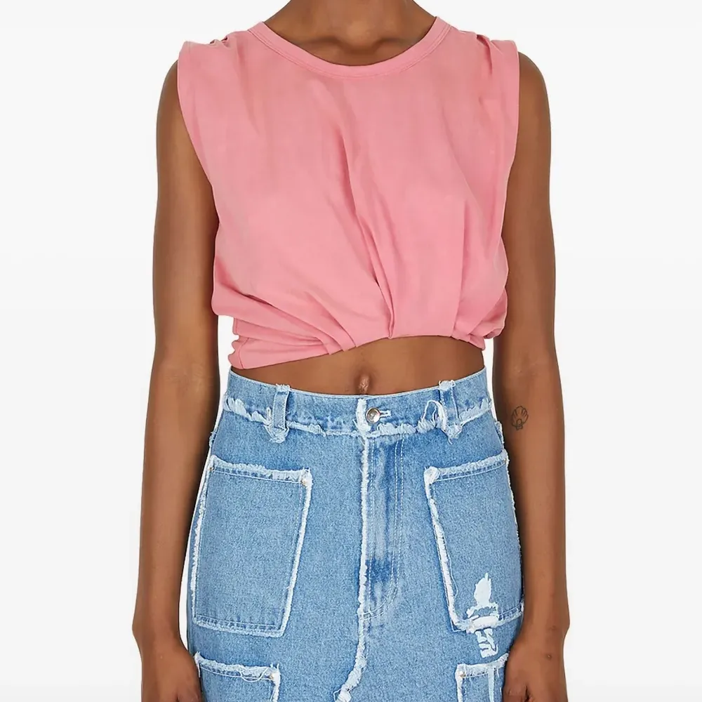 Укороченный топ