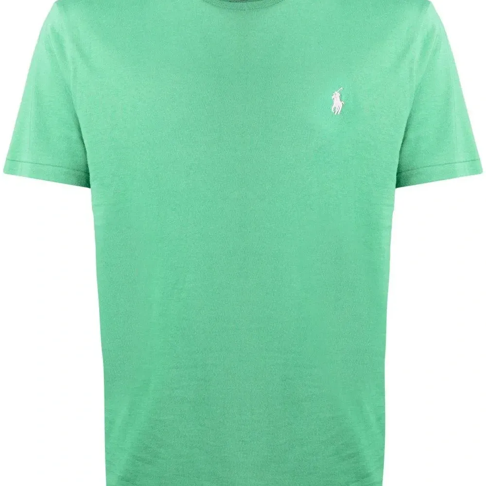 Футболка с вышитым логотипом