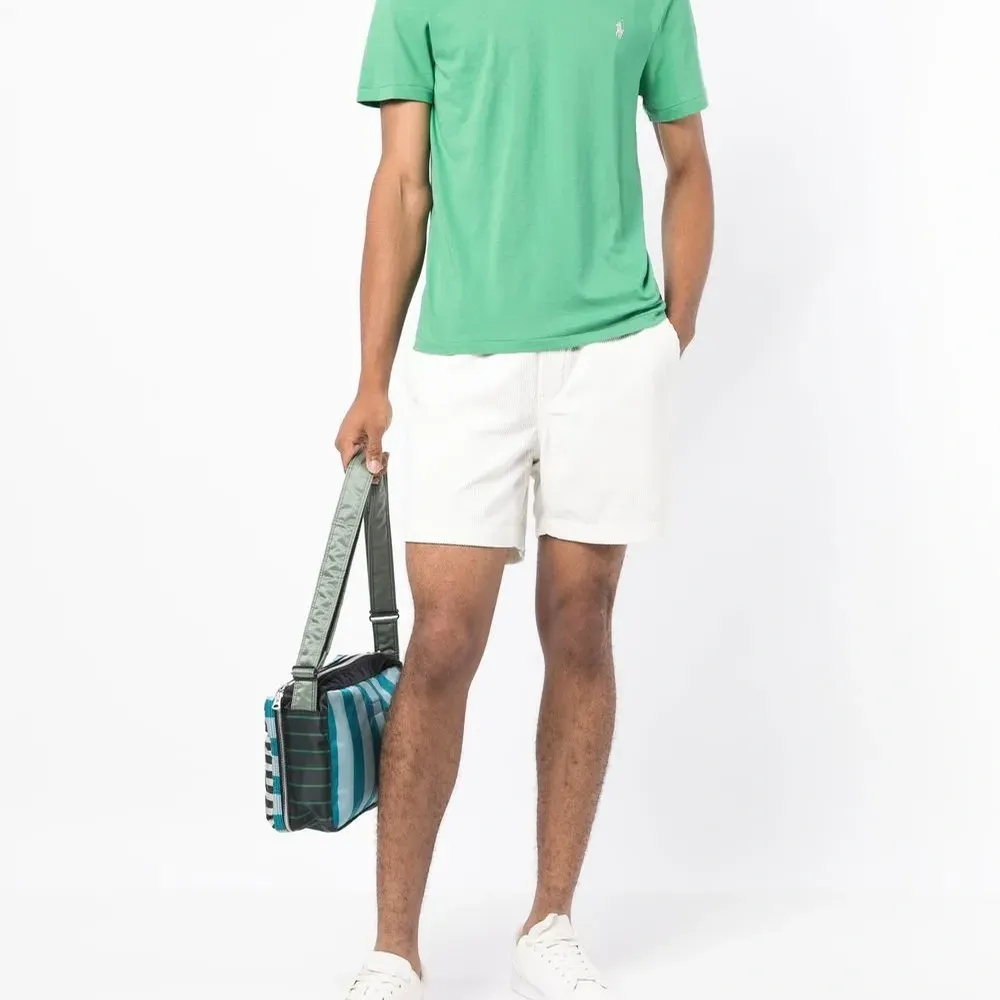 Футболка с вышитым логотипом