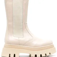 Сапоги на массивной подошве