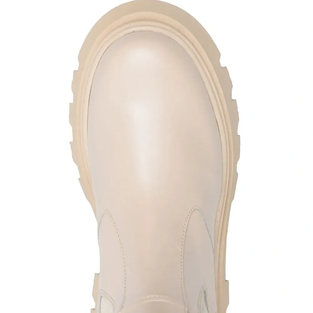 Сапоги на массивной подошве