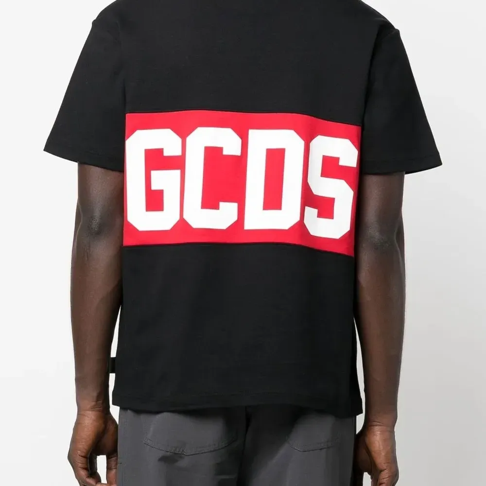 Футболка с логотипом