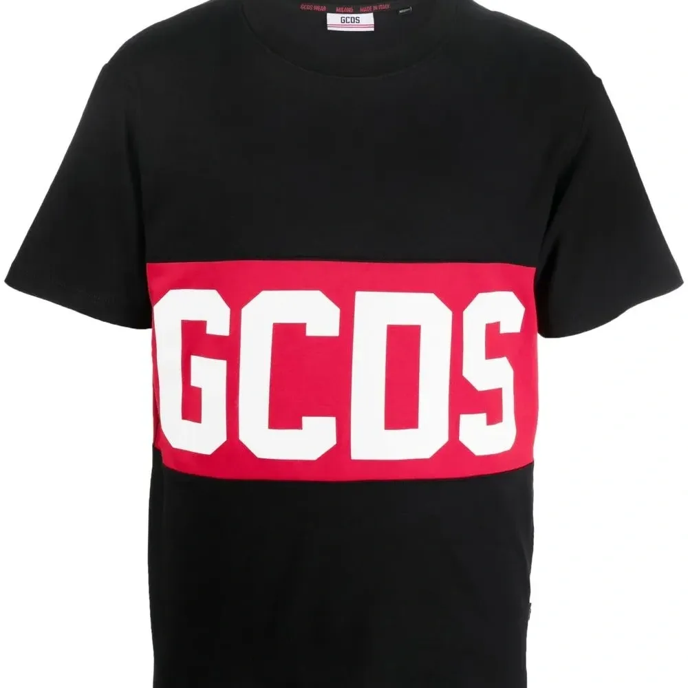 Футболка с логотипом