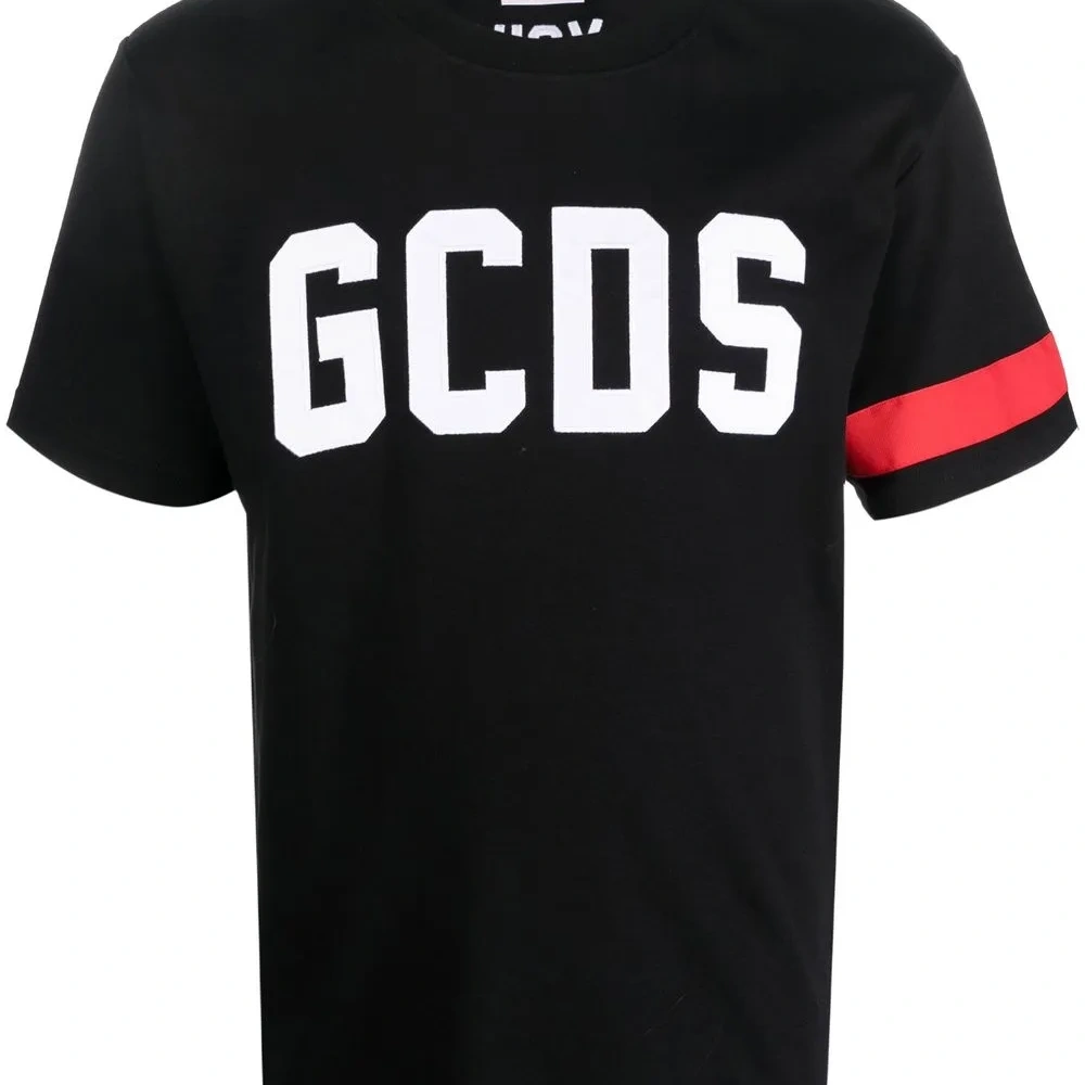 Футболка с логотипом