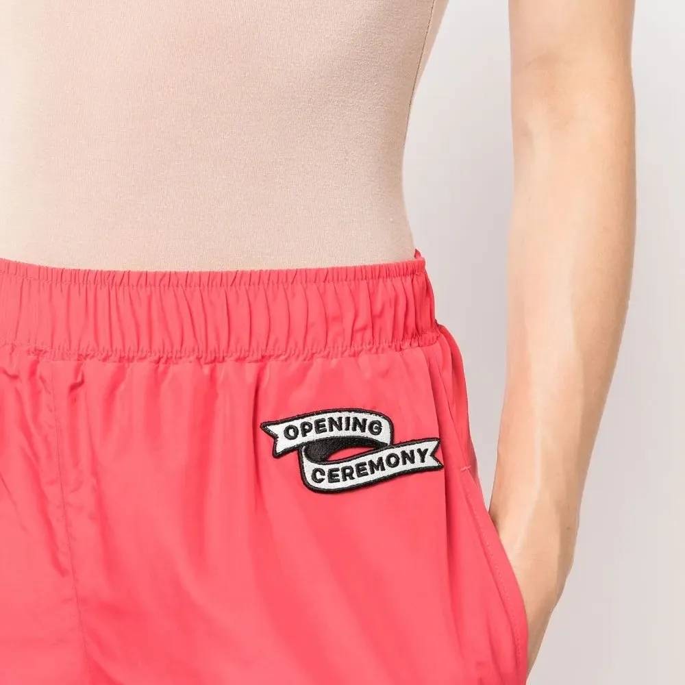 Джоггеры с нашивкой-логотипом