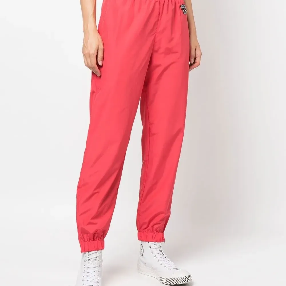 Джоггеры с нашивкой-логотипом