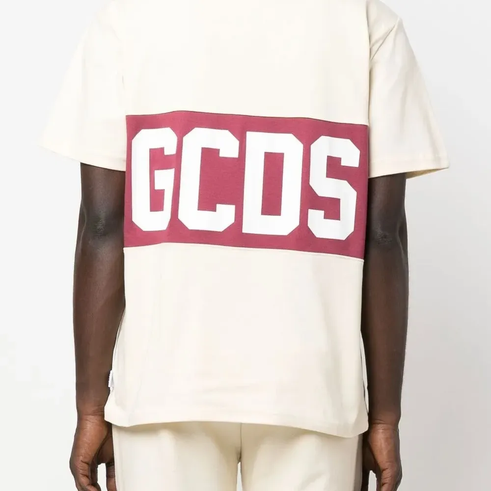 Футболка с логотипом