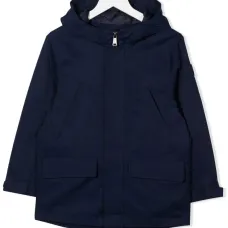 Ветровка с капюшоном