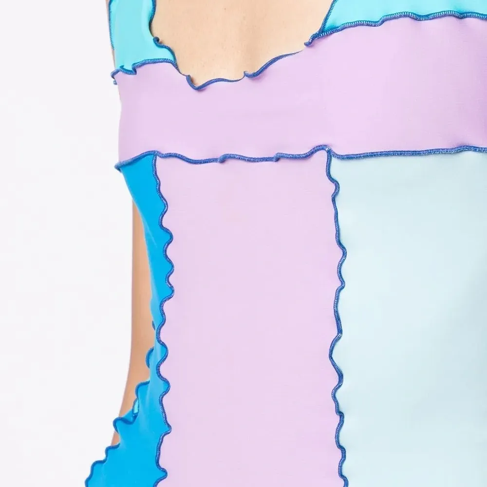 Топ в стиле колор-блок с вырезом халтер