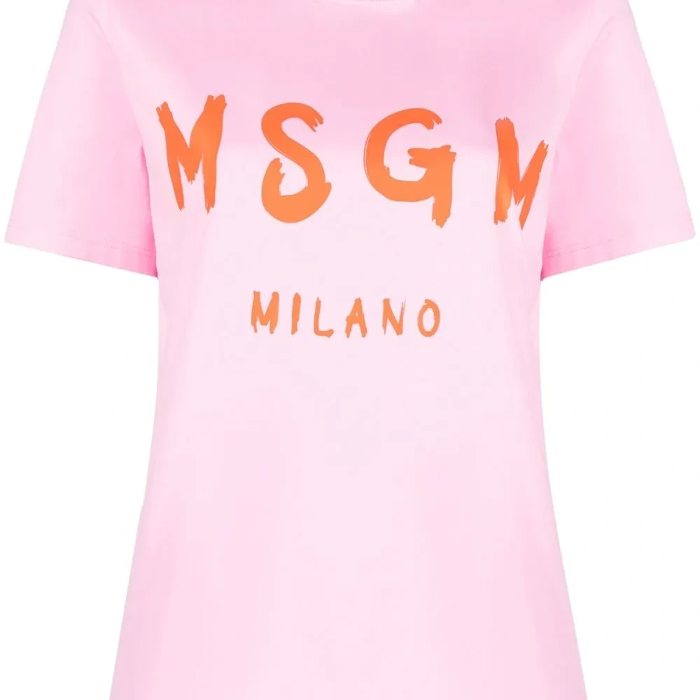 Футболка с логотипом