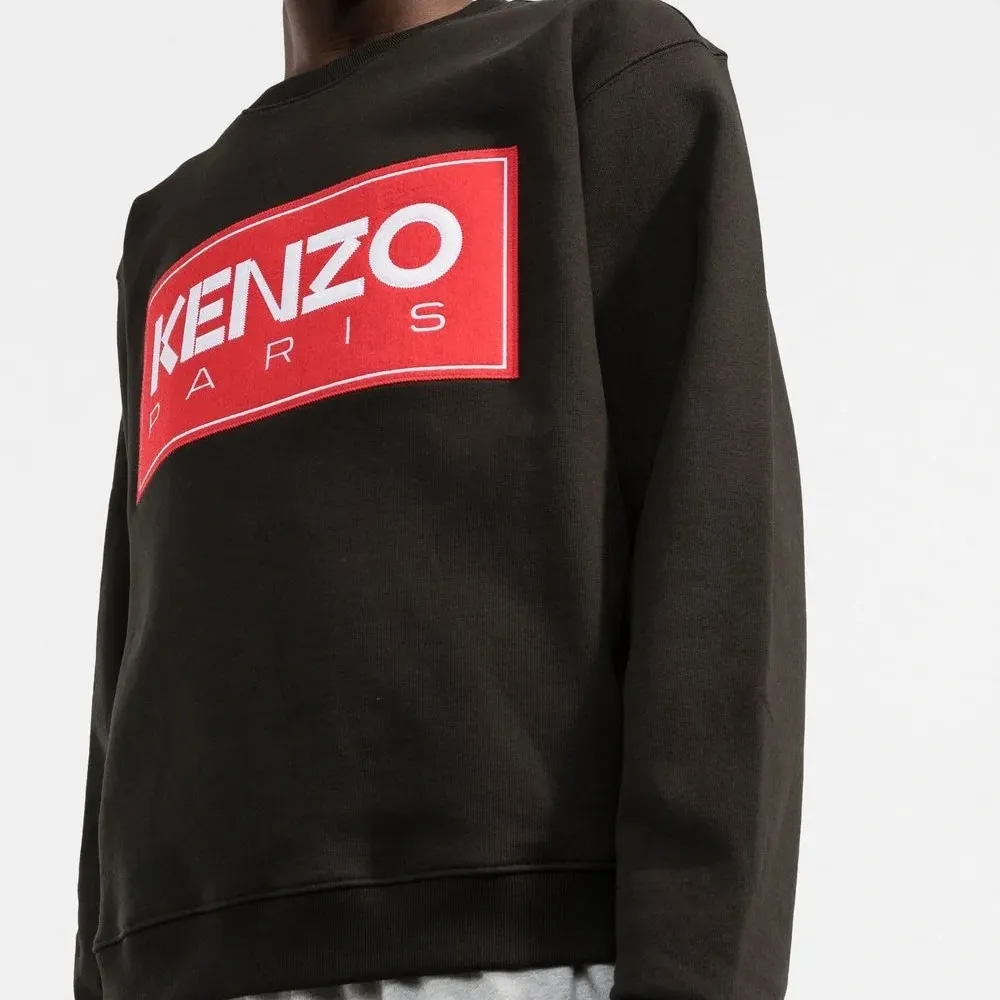 Толстовка с вышитым логотипом