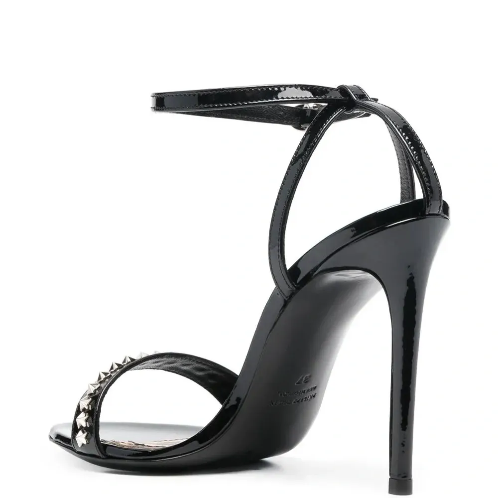 Босоножки с заклепками