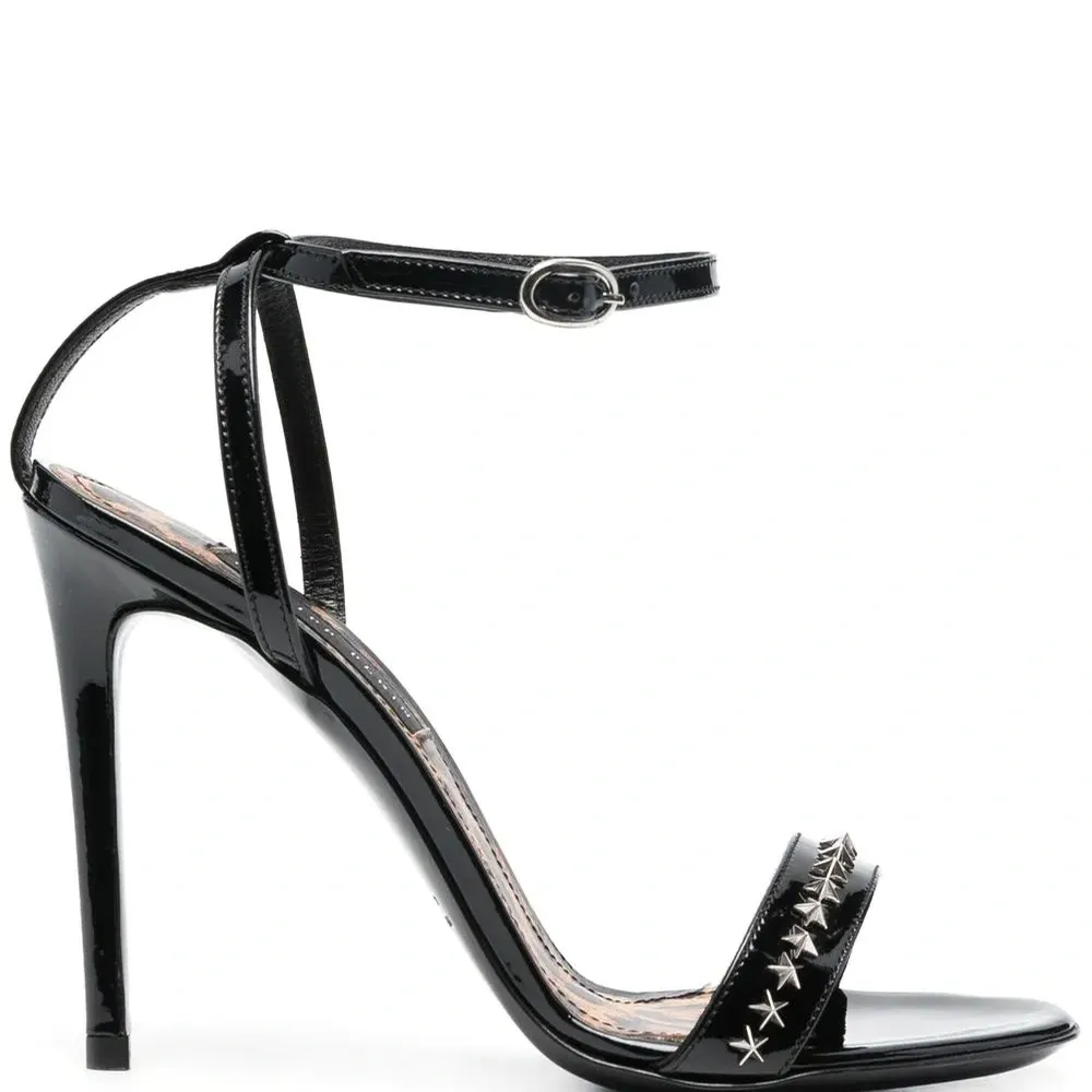 Босоножки с заклепками