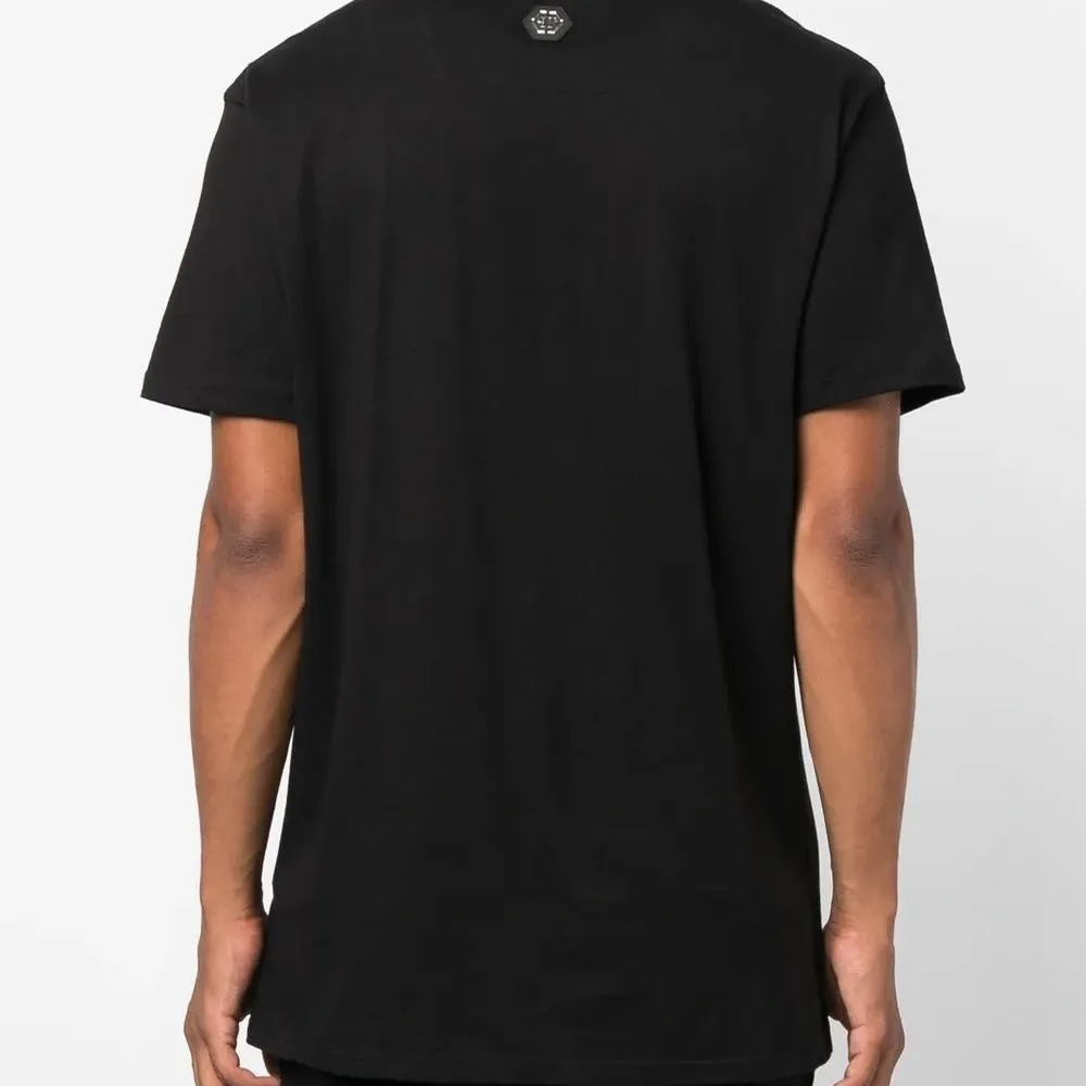 Футболка с логотипом