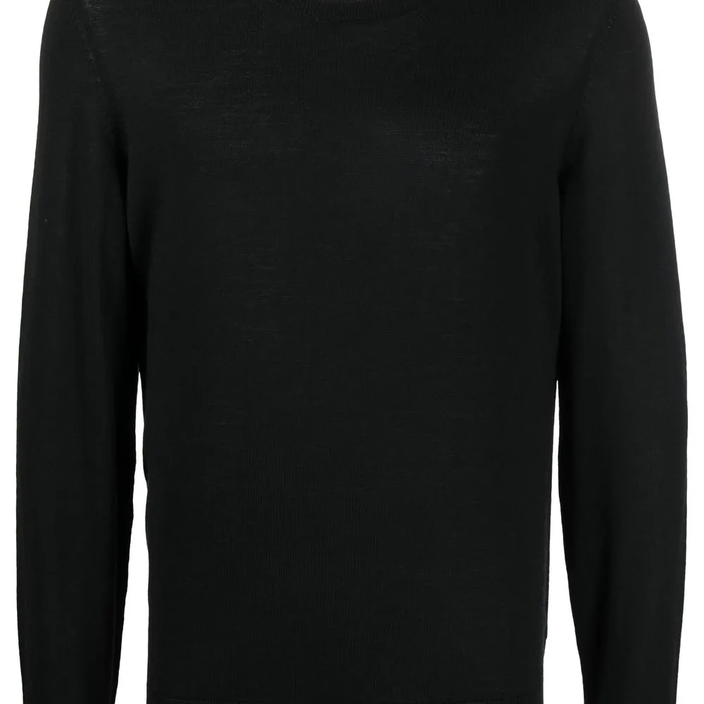 Свитер с круглым вырезом