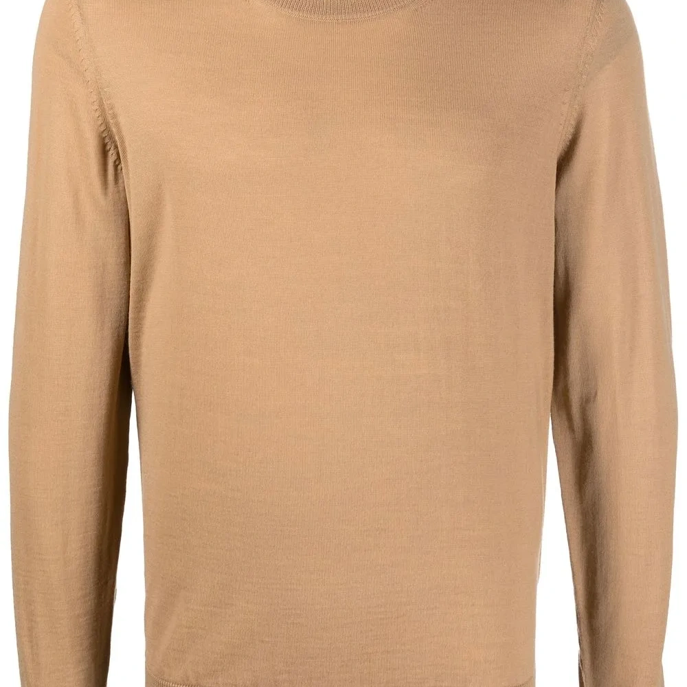 Свитер с круглым вырезом