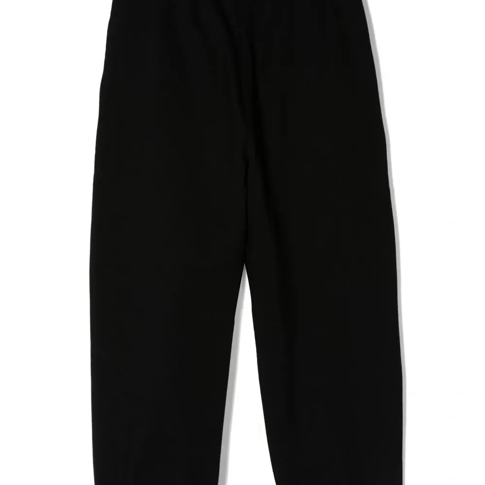 Брюки с вышитым логотипом