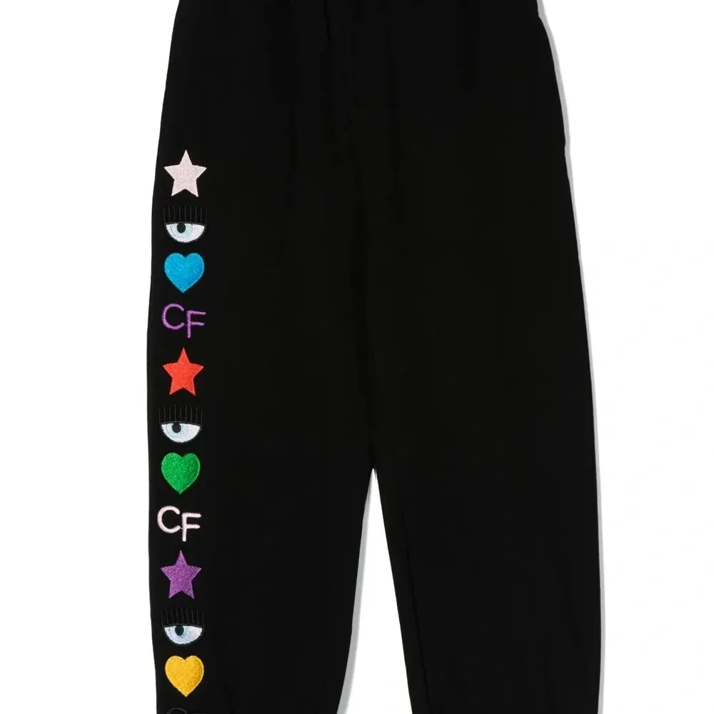 Брюки с вышитым логотипом