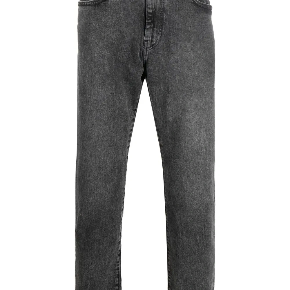 Прямые джинсы с нашивкой-логотипом